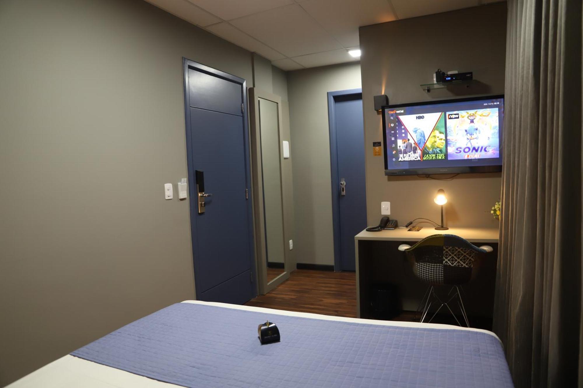Jockey Class Hotel Терезина Екстериор снимка