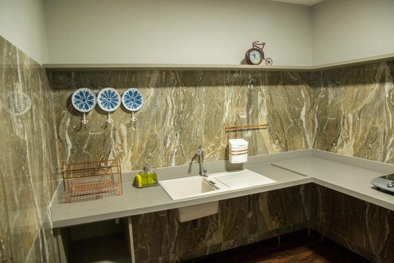 Jockey Class Hotel Терезина Екстериор снимка