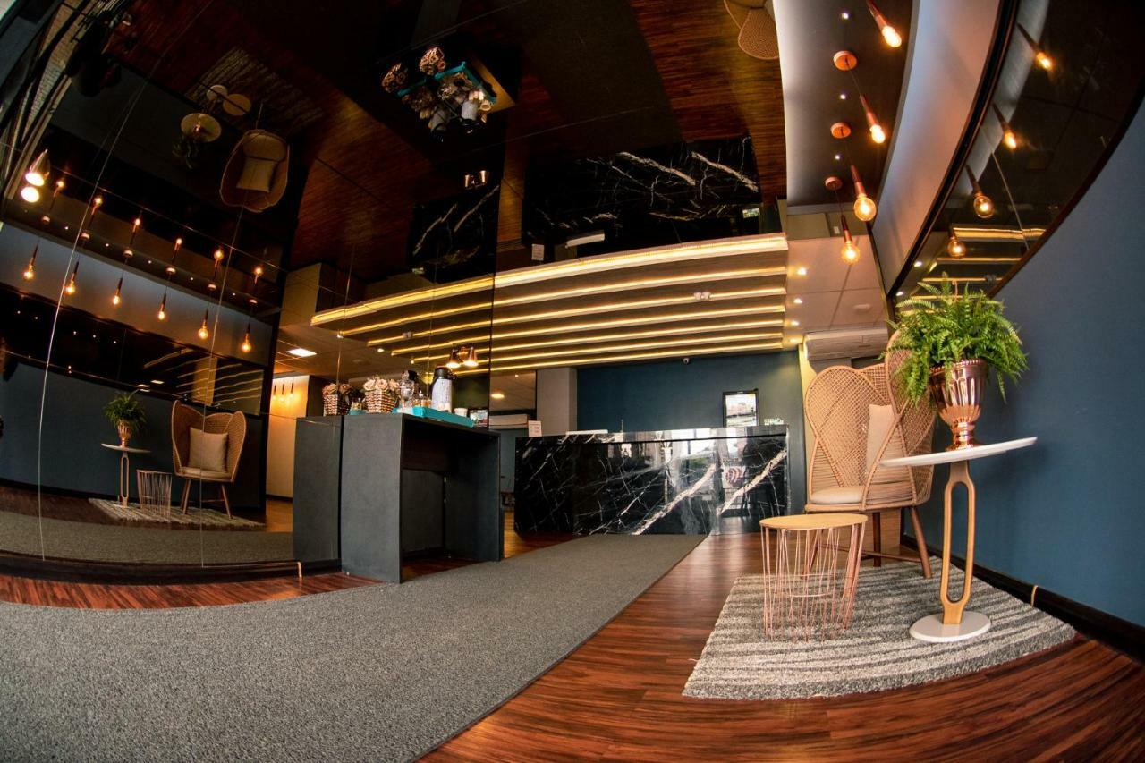 Jockey Class Hotel Терезина Екстериор снимка