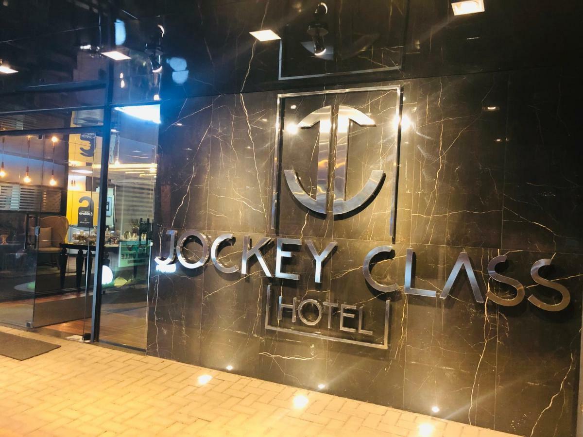Jockey Class Hotel Терезина Екстериор снимка
